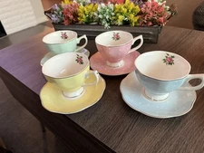 Tea Cups Saucers "Brew to a Tea" BTaT Rose Chintz & Gold Tone Set of 4