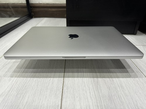 Apple MacBook Pro Retina 13.3" 2018 Touch Bar 256GB SSD 16GB Ram 2.3GHz Core i5 - Picture 11 of 17