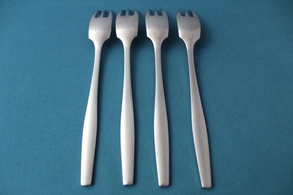 4 tenedores de ensalada Dansk VARIATION V satinado IHQ acero inoxidable Finlandia 6 5/8" Foto 4 de 4