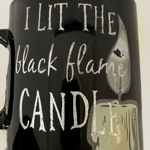 Taza de cerámica Disney's Hocus Pocus "I Lit The Black Flame Candle" 22 fl. oz. - Imagen 8 de 9