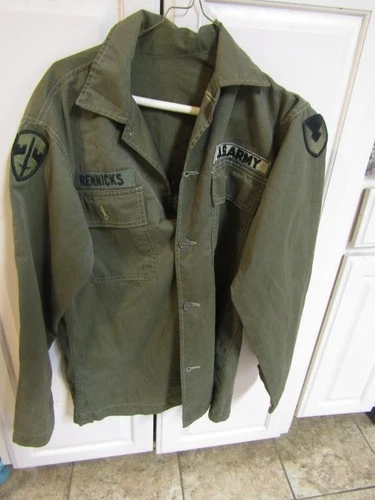 VINTAGE MILITARY US ARMY JACKET VIETNAM ERA MACV & AMC PATCHES NAMED RENNICKS