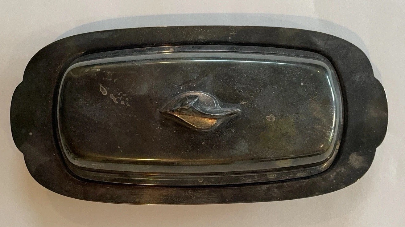 Silver -plated VTG Oneida Butter Dish with Glass Insert