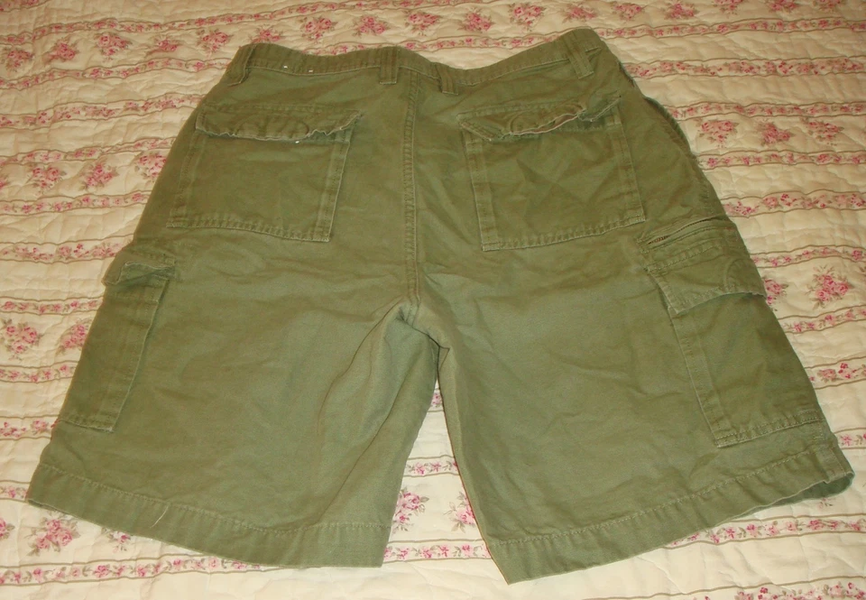 Men's St Johns Bay Stretch Waist Hiking Cargo Shorts Green - Button Zip Size 34 - Image 4 of 4