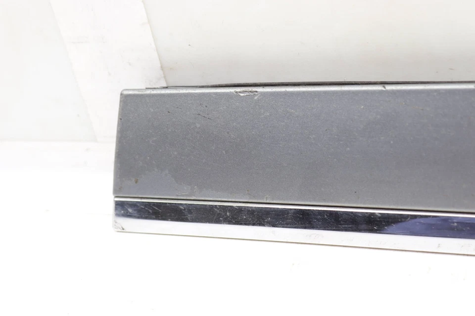 2009 - 2011 奥迪 A6 四轮车 - 右前下门成型/装饰 4F0853960J — 第 2/4 张图片