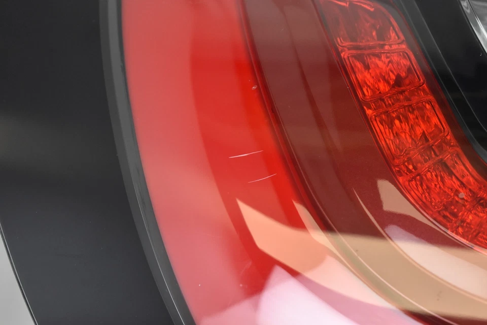 Lámpara de luz trasera LED derecha lado pasajero Kia Soul EV 2015-2019 DEFECTUOSA FABRICANTE DE EQUIPOS ORIGINALES Foto 4 de 4