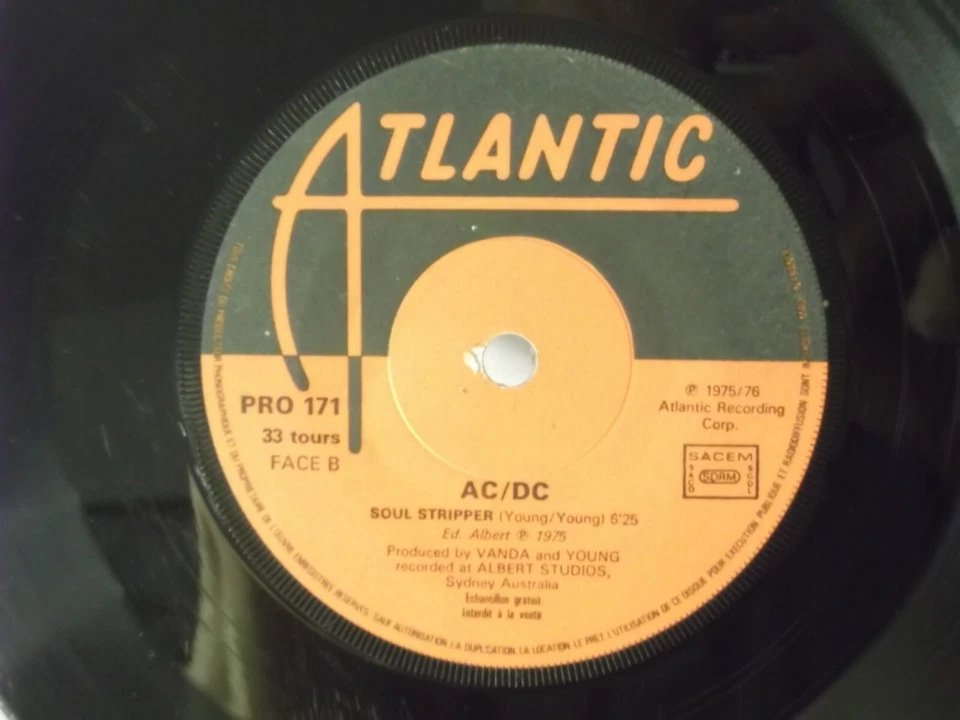 AC/DC,Atlantic PRO 171,"AC/DC",France,7" EP w P/S,1976 PROMO 3 song hard rock,M- - Image 3 of 4