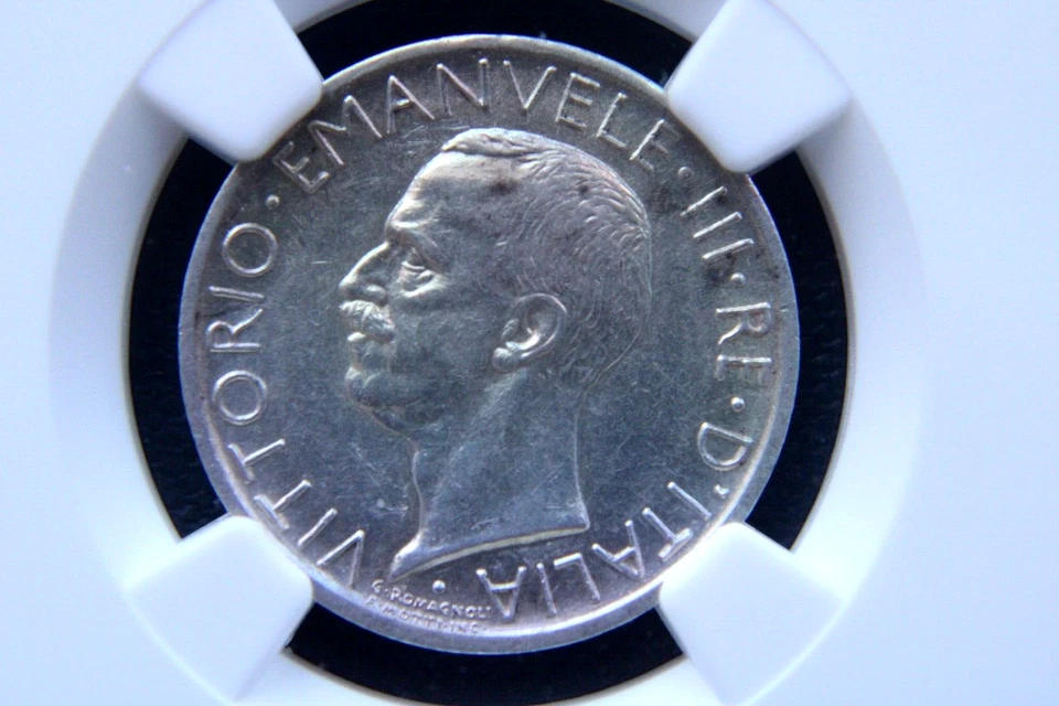 1927 R 5 Lire Silver coin, Italy, Vittorio Emanuele III, NGC AU 58 - Image 2 of 4