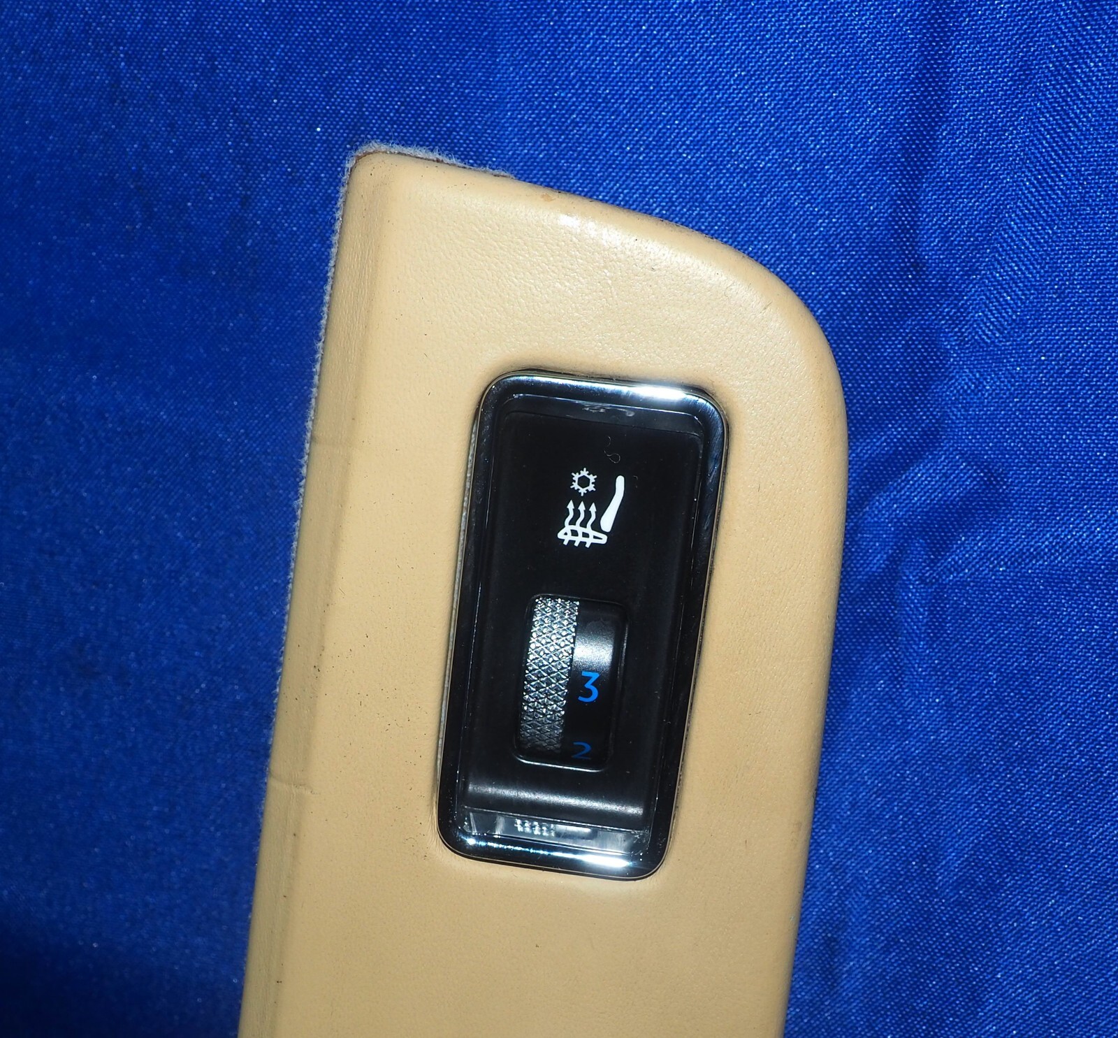 2006-2012 Bentley Flying Spur Rear Driver Left Window Heated Seat Switch OEM
