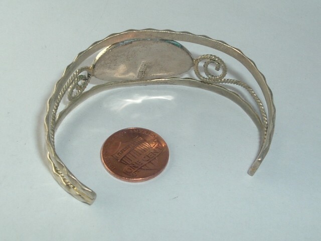 VINTAGE ALPACA MEXICAN SILVER MOTHER OF PEARL FLOWER INLAY CUFF