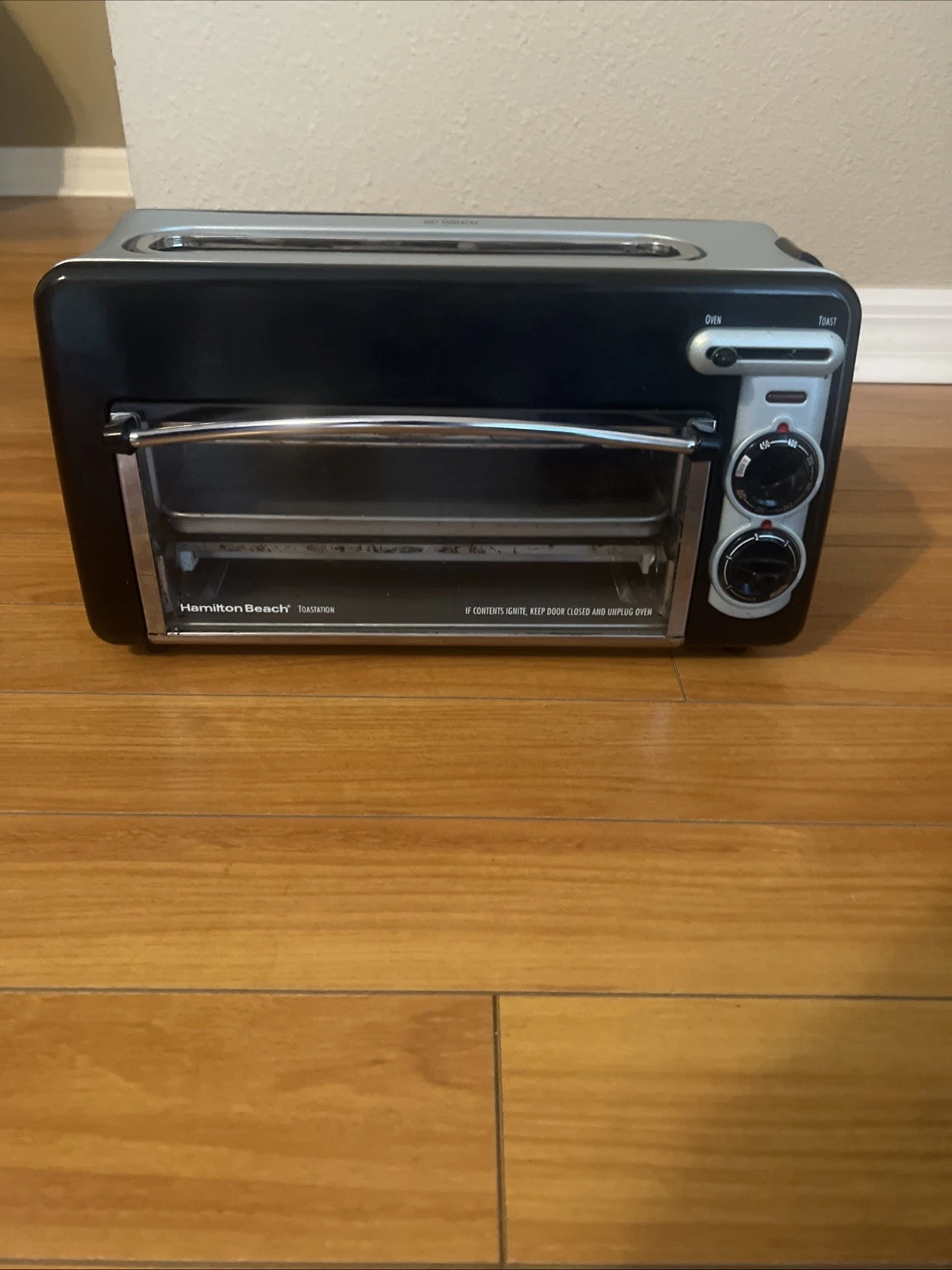Hamilton Beach Toastation Compact 2-in-1 Two Slice Toaster & Oven Model 22708