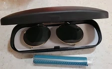 Oval Clip-on Sunglasses Golden Spring Frame Color With Case & Glass Cloth