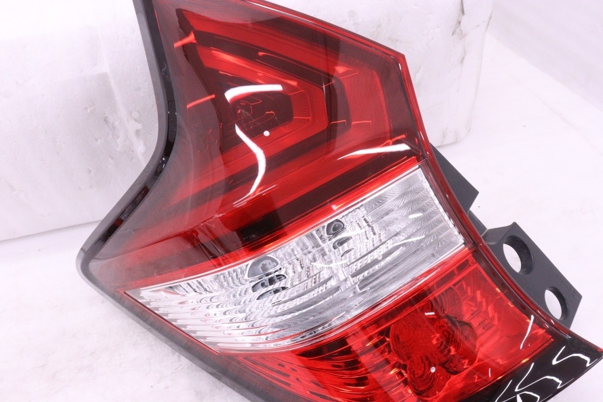 その他 R セレナ ハイウェイスター／C27 純正 後期 左テールランプ