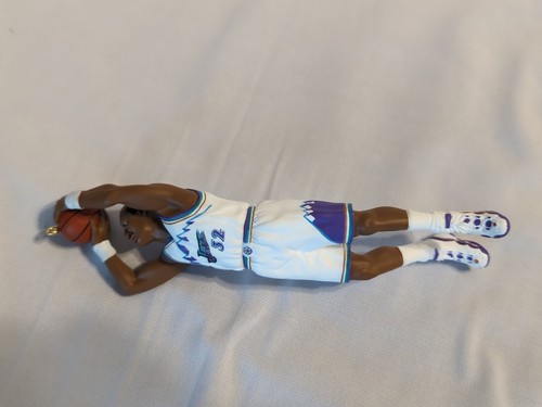 2000 Hallmark Keepsake Ornament, NBA Hoop Stars, "Karl Malone" - PRE-OWNED - Picture 3 of 7