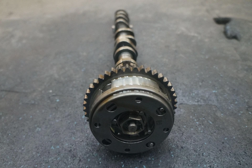 Left Engine Cylinder Head Exhaust Camshaft 4.4l 11318600431 Bmw 750i G12 2016-19 - Image 3 of 4