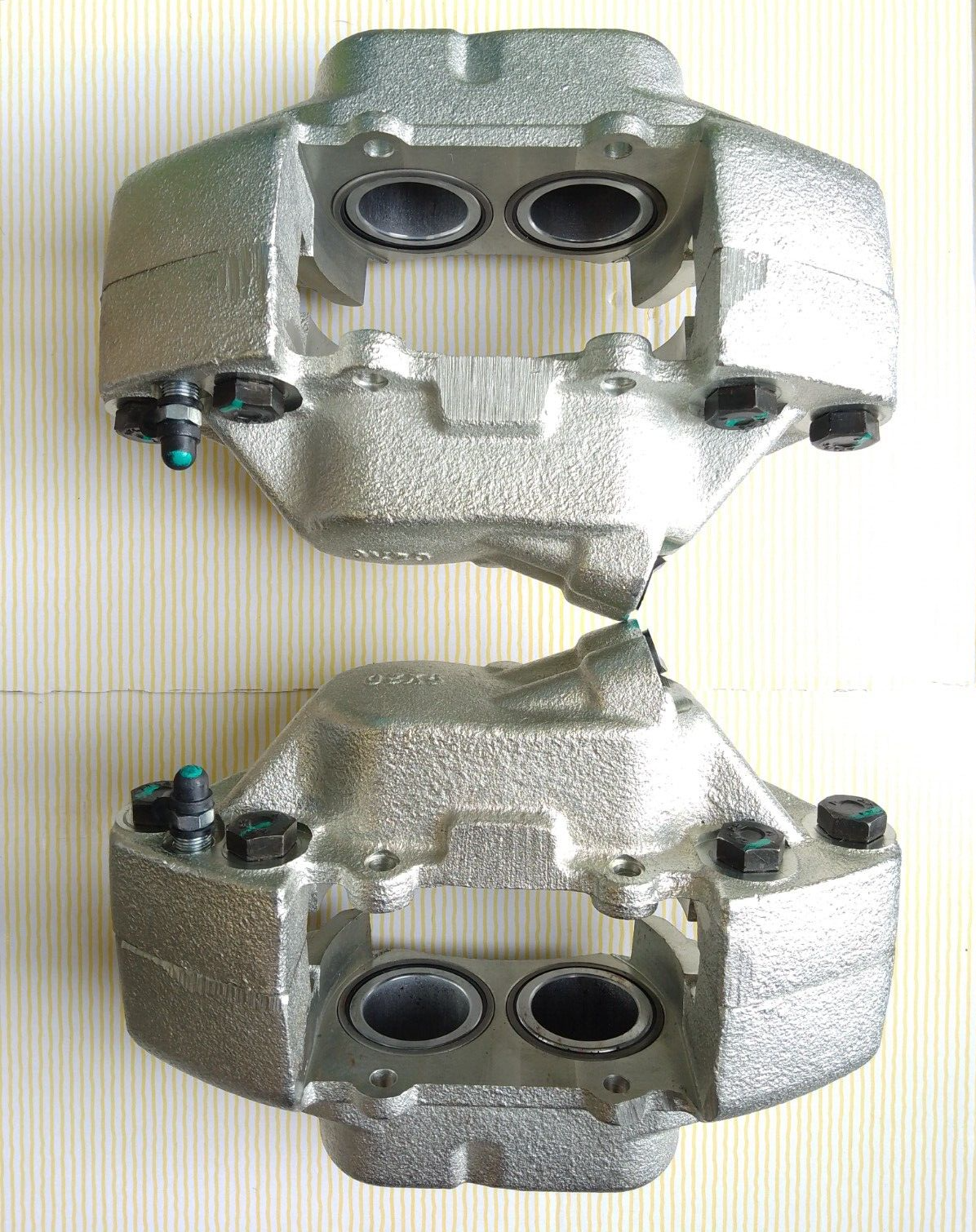 Land Rover Defender 90, 110 Front Brake Calipers, SET, 1987-1989, Pre ...