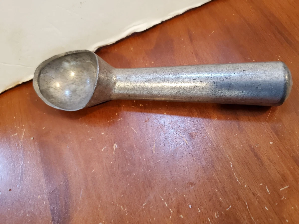 Vintage Old Fashion Cast Aluminum Liquid Fill Handle Ice Cream Scoop, 2  3/8 end