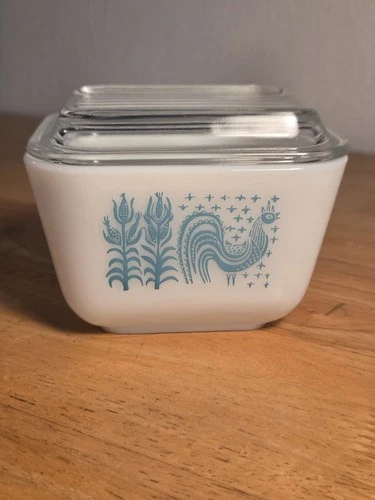Vintage PYREX Refrigerator Dish/Lid "Amish Butterprint" 501 B, 1.5 Cup