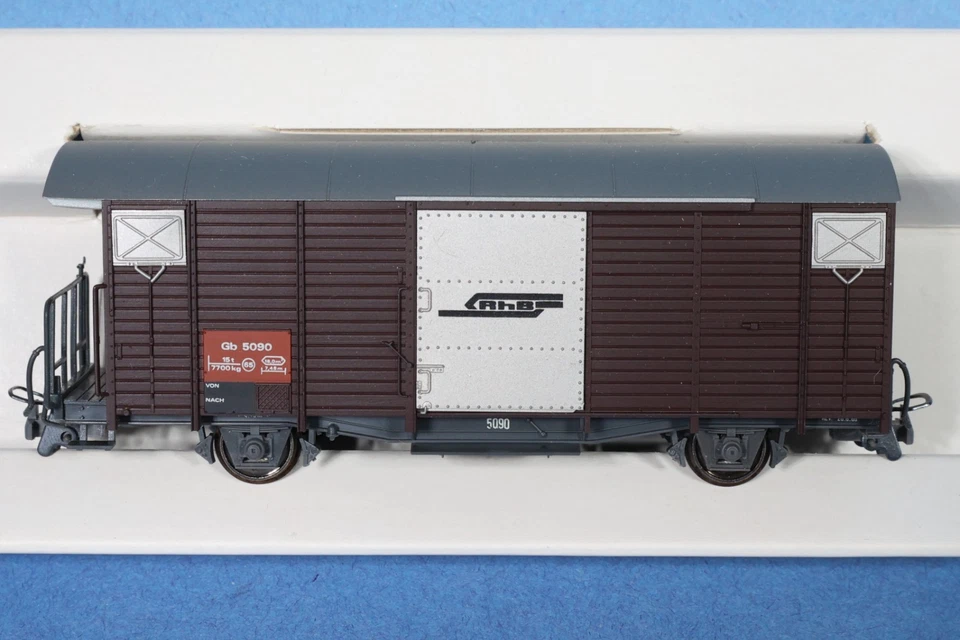 Bemo HOe - HOm 1:87 Scale / 9mm Narrow Gauge RhB Covered Freight Wagon 2256 - Image 2 of 4