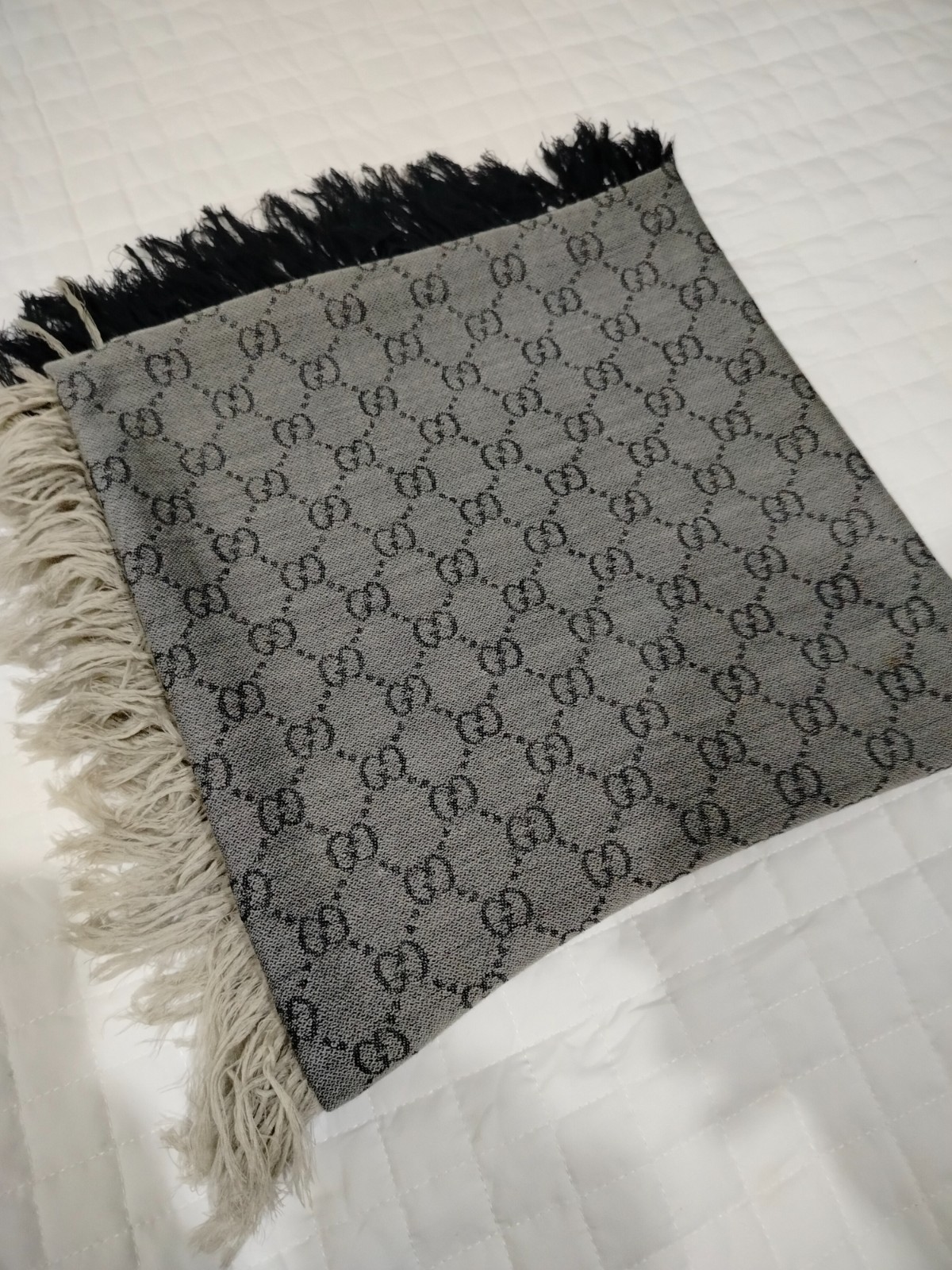 Gucci Women Shawl Scarf 100% wool made in italy large square scarf in Gray Color thumbnail 5