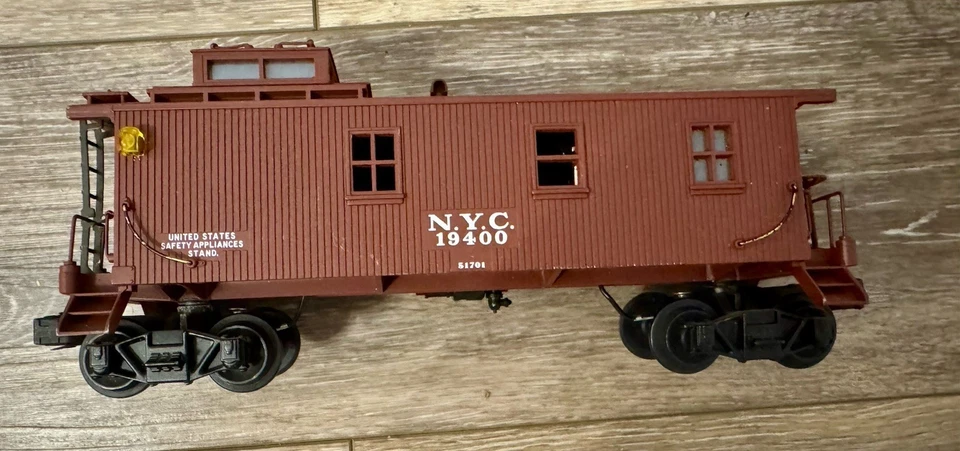 Lionel 6-51701 O Gauge New York Central Semi-Scale Caboose #19400 - Image 2 of 4