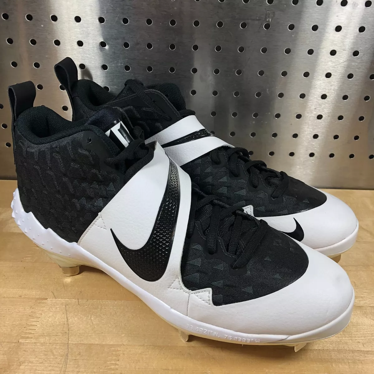 Force zoom trout top 6 baseball cleats