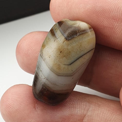 Stunning Antique Natural Pattern Tibetan Agate Bead - Picture 21 of 24