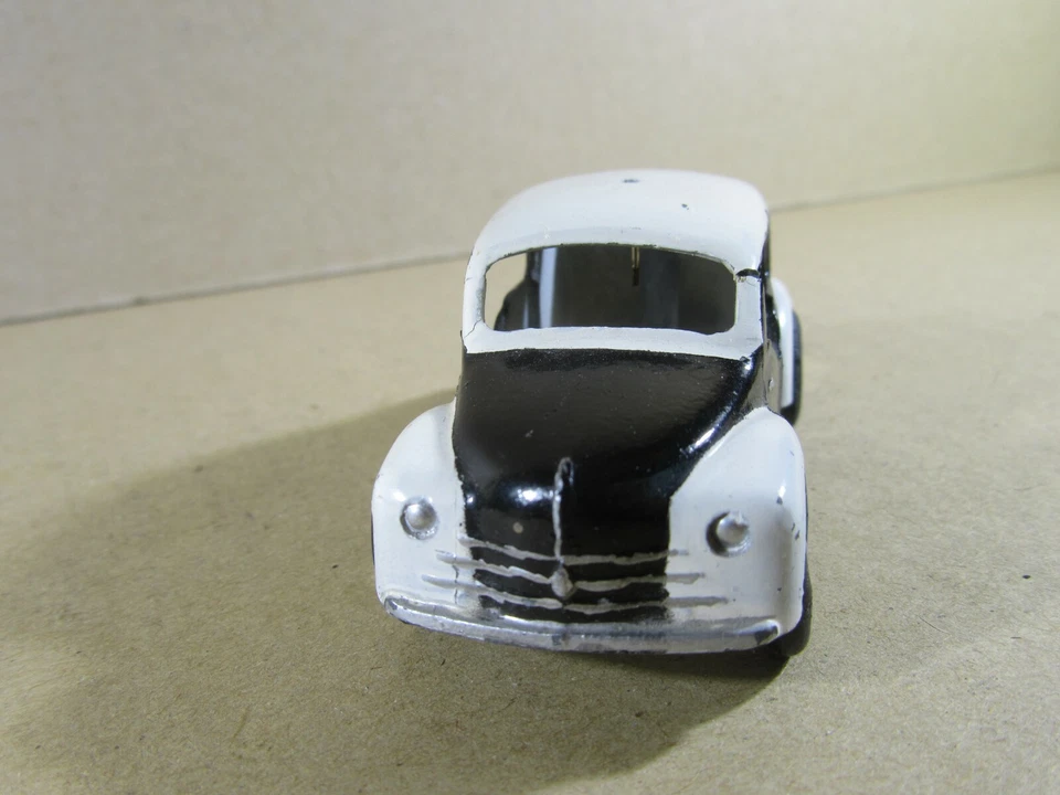 850R 1957'S CIJ 3/49 France Renault 4cv Police Parisienne Repaint 1:45 - Image 2 of 4