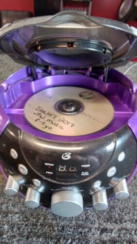 Karaoke Party Machine With Microphone - Picture 4 of 10