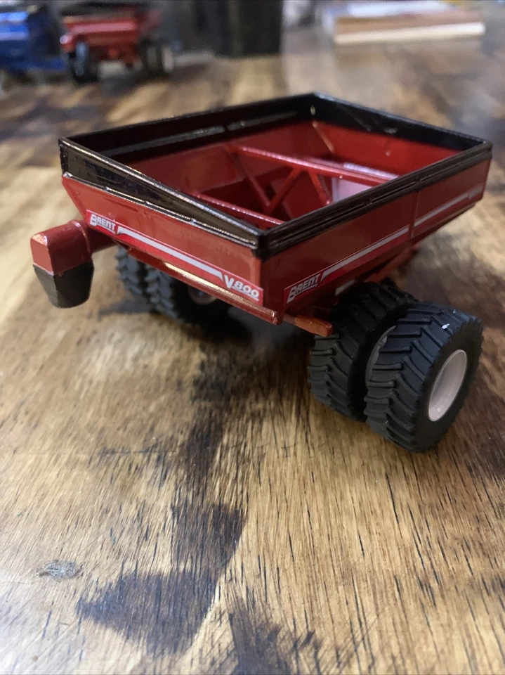 1/64 custom red V800 grain cart farm toy  - Image 3 of 4