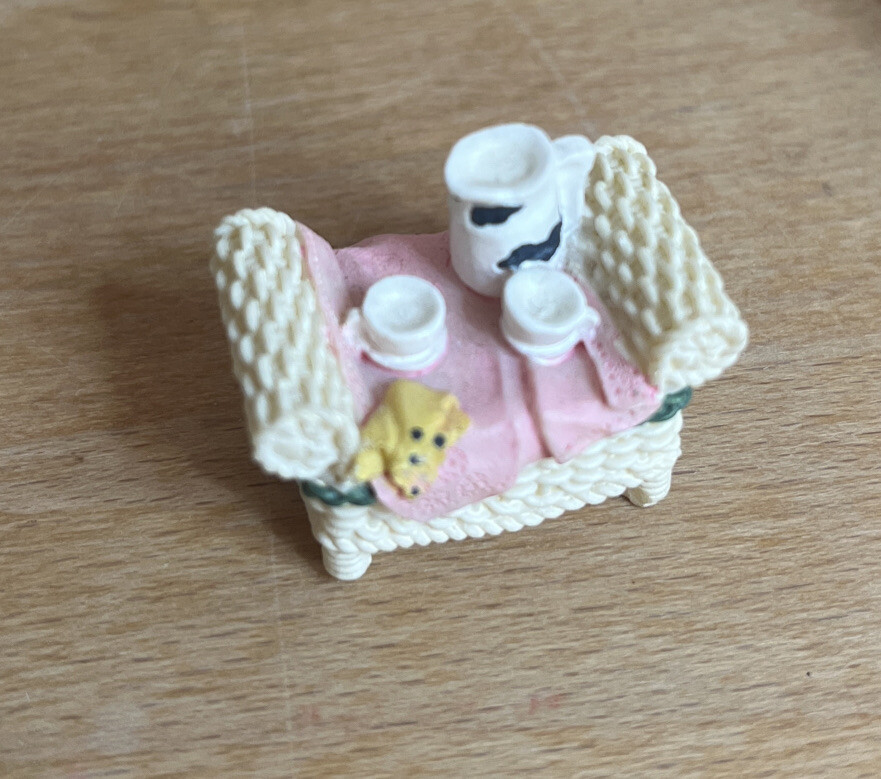 Dollshouse Furniture ‘Avon’ Collectables Patio Furniture Excellent Condition eBay