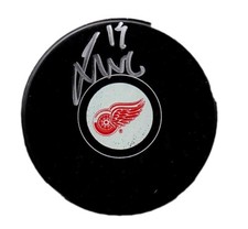 JARED MCISAAC DETROIT RED WINGS SIGNED AUTOGRAPHED PUCK WITH COA, MOOSEHEADS