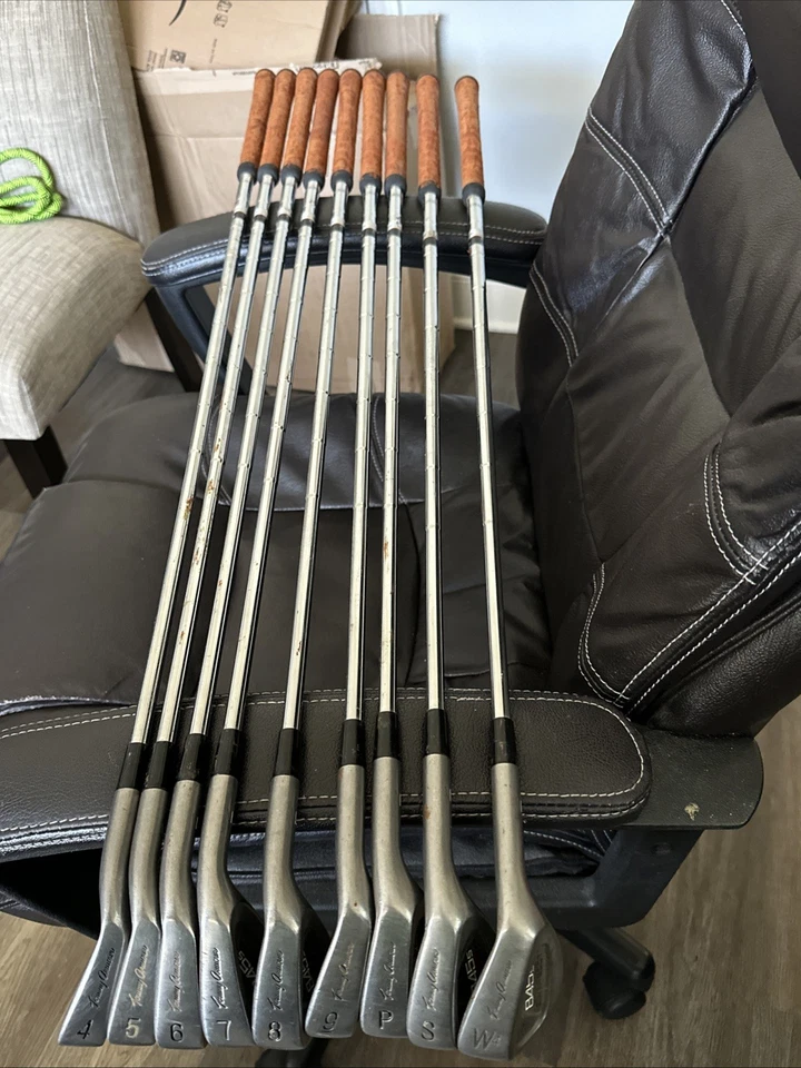 Juego de 9 palos de hierro Tommy Armour 845s 4-PW + SW 56*+W4 60* - acero R - necesita empuñaduras Foto 2 de 4