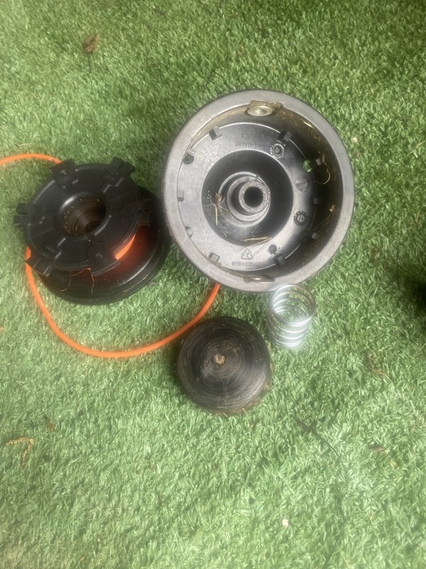 Homelite String Trimmer Model UT2166 26cc Head Spool & String Assembly