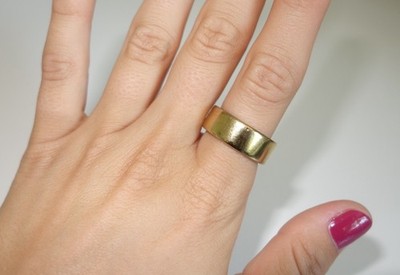 Oura Ring Generation 4 - Size 7 - Yellow gold - Charger Included