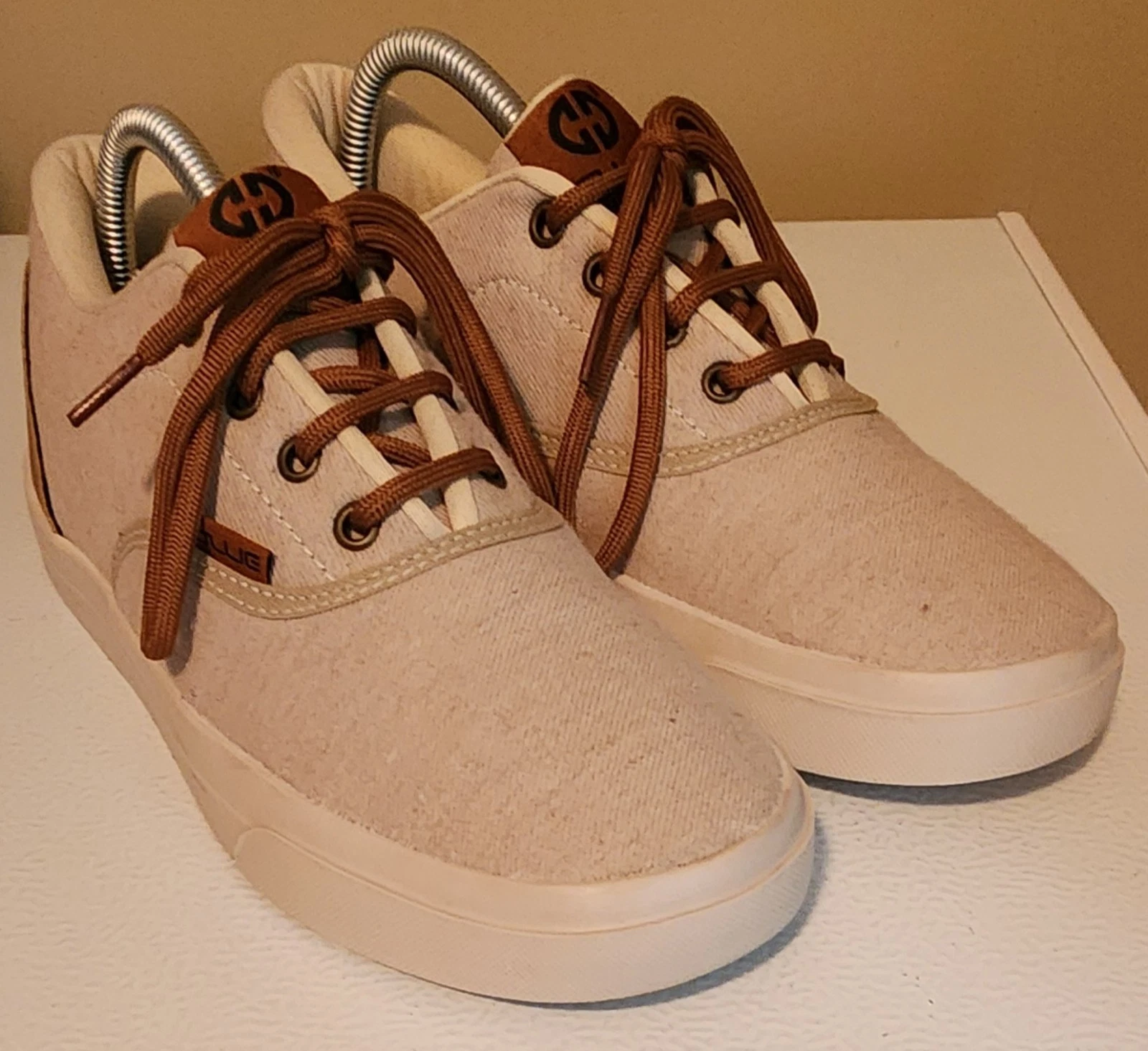 Ollie Originals Men's EUR 38 US 5.5 Tan Canvas Lace-up Sneakers Brown Accents