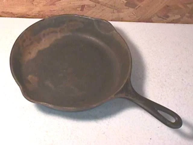 Wagner Ware Cast Iron Skillet Pan No. 6- 1056 C