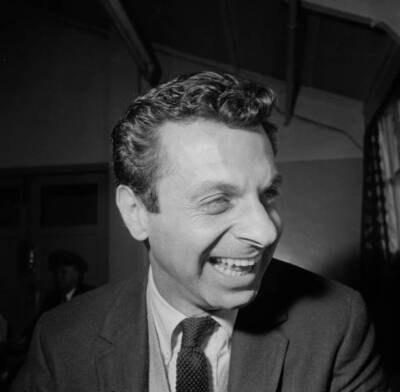 American stand-up comedian, actor and social satirist Mort Sahl, UK - Old Photo