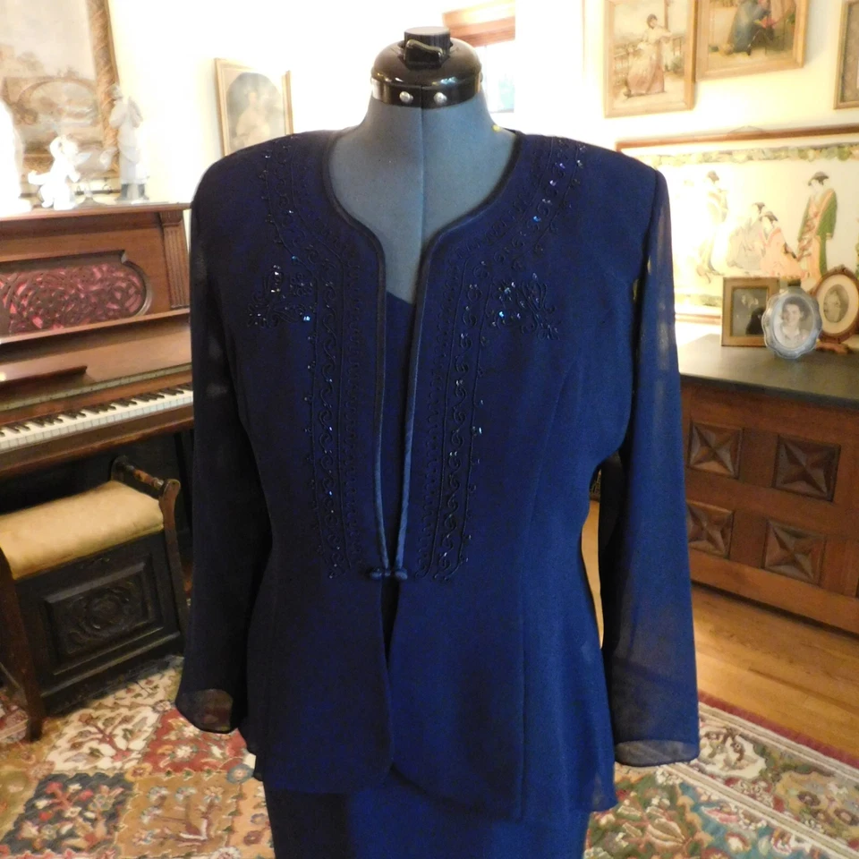 "R&M RICHARDS" 2/PIECE NAVY CREPE CHIFFON GOWN & BEADED JACKET SZ 12P - Image 2 of 4