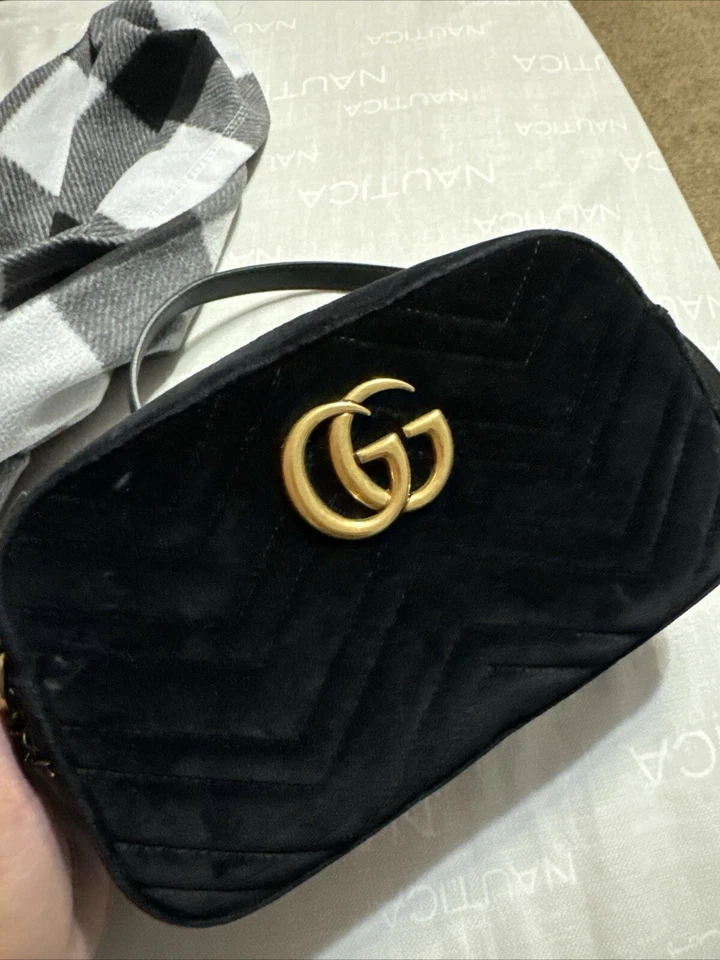 Bolso Bandolera GUCCI GG Marmont Matelasse Negro Terciopelo Pequeño Cámara Hombro Foto 4 de 4