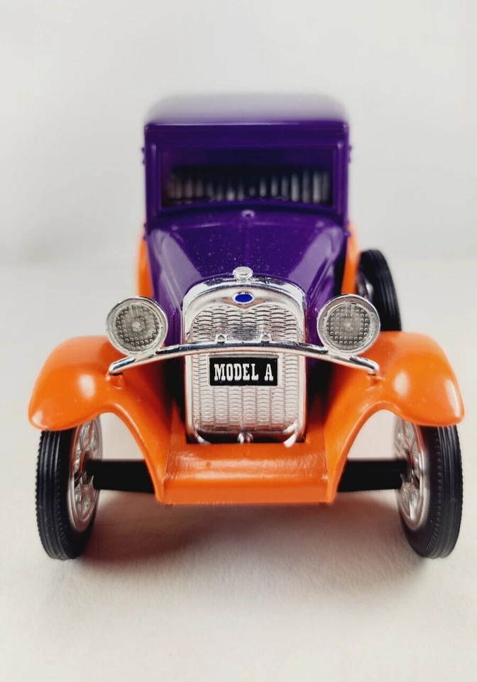 Banco de monedas Ted Cycle fundido a presión #8225 edición limitada. Modelo A escala 1/25 con llave 6" Vint Foto 2 de 4