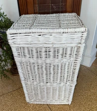 Large Vtg White Wicker Laundry Basket w/ Handles & Lid Boho Chic Retro 25"hx15"w