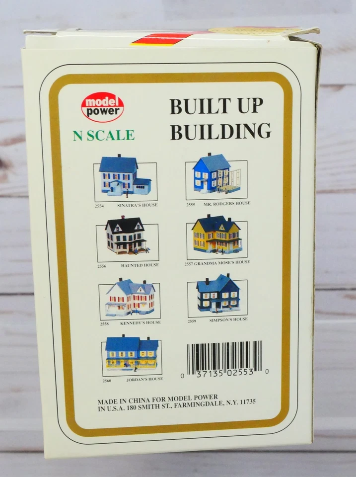 Model Power Built-Up 2553, Lighted Church with Two Figures Building, N Scale - Image 3 of 3