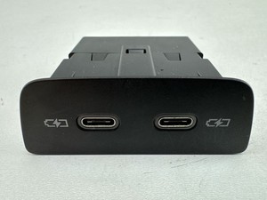 Volkswagen Golf VIII 2020 USB-Anschluss 2G6035954 LAA17412