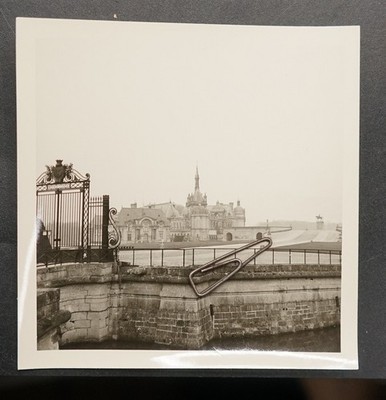 Foto Ansicht 1964 Schloss Chantilly Oise Statue Denkmal Palast Zaun Kunst Turm