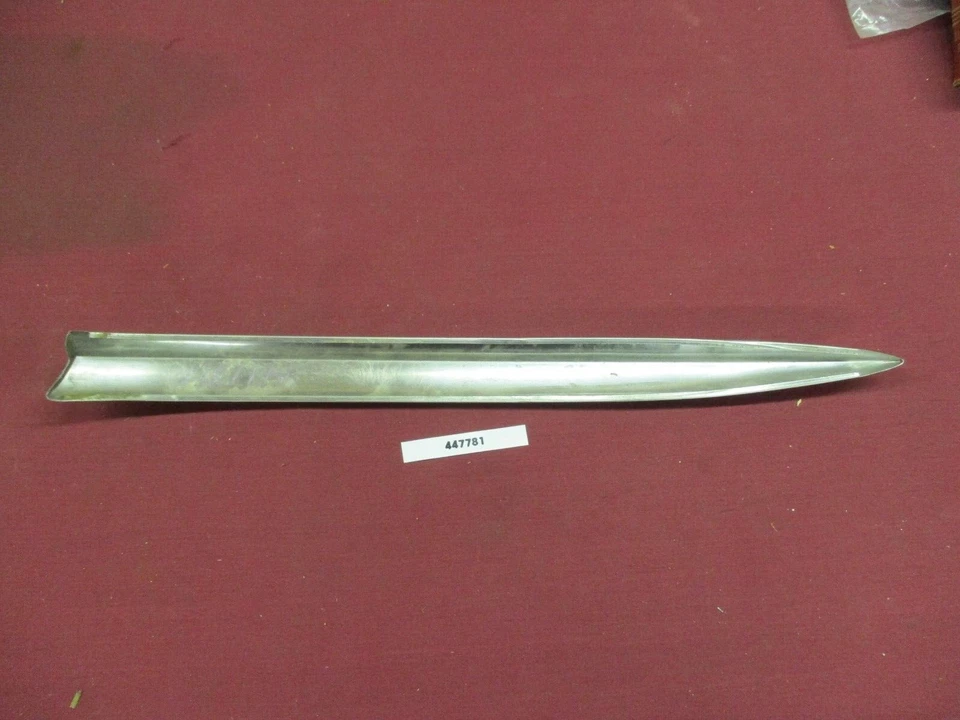 1954 Packard Cavalier & Patrician Rear Door Moulding 447781 NOS - Imagem 2 de 2