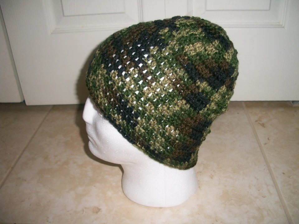 Hecho a mano Crochet Adulto Camuflaje Sombrero Gorra Gorro Camuflaje Ejército Militar Zac Marrón Foto 2 de 4