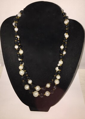 Collier de perles vintage, double rang, détails de strass