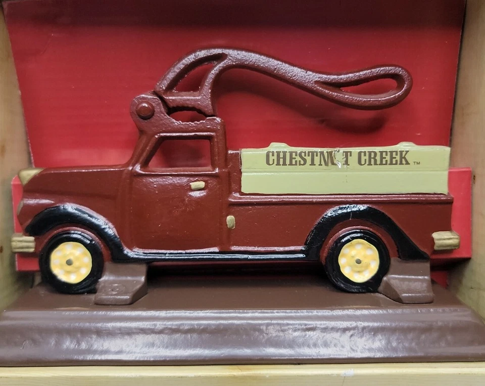 Chestnut Creek Old Farm Truck Metal Nutcracker - Image 2 of 4