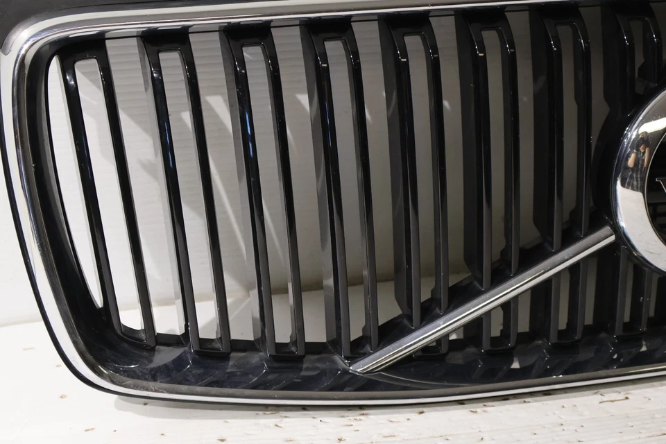 16 17 18 19 Volvo XC90 capó delantero radiador parrilla 30746 Foto 4 de 4