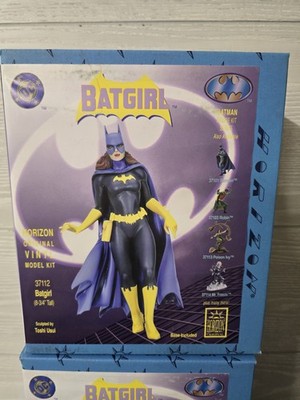 Horizon BATGIRL vinyl Model Kit 8-3/4'' New In Open Box With Instructions DC